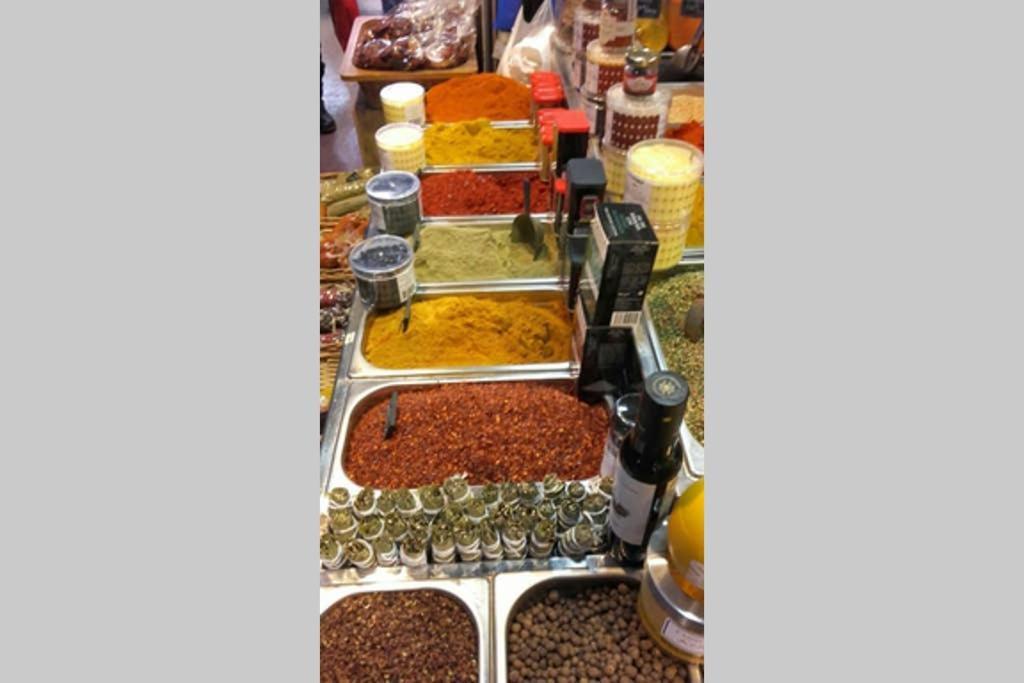 7 Pax Montserrat Ramblas Barcelona Barcelone Extérieur photo