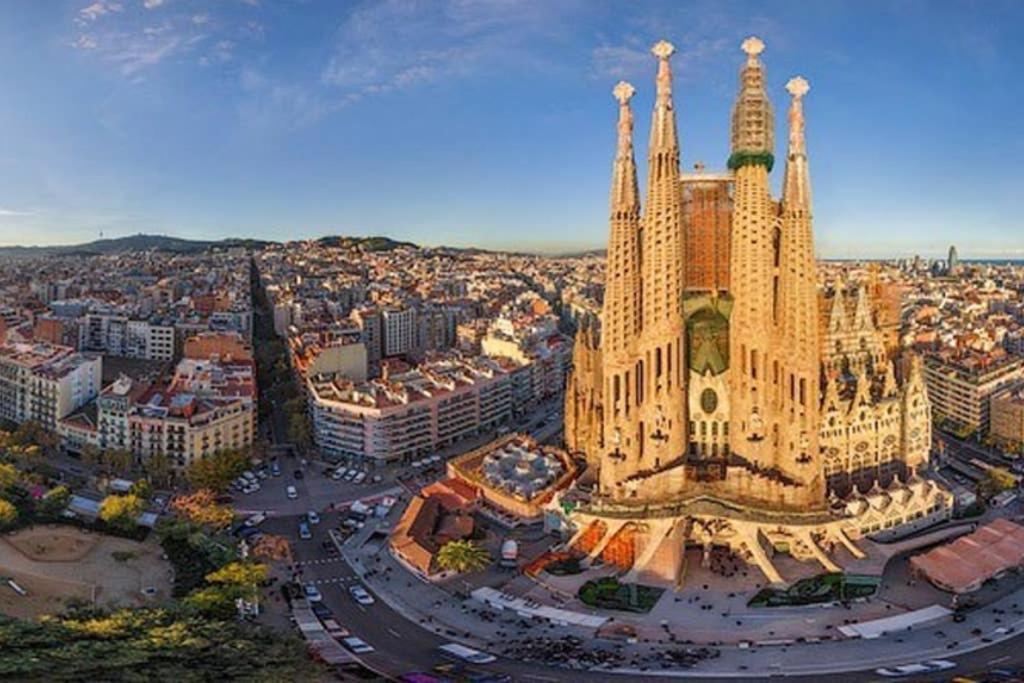 7 Pax Montserrat Ramblas Barcelona Barcelone Extérieur photo