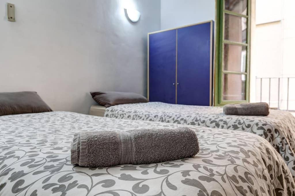 7 Pax Montserrat Ramblas Barcelona Barcelone Extérieur photo