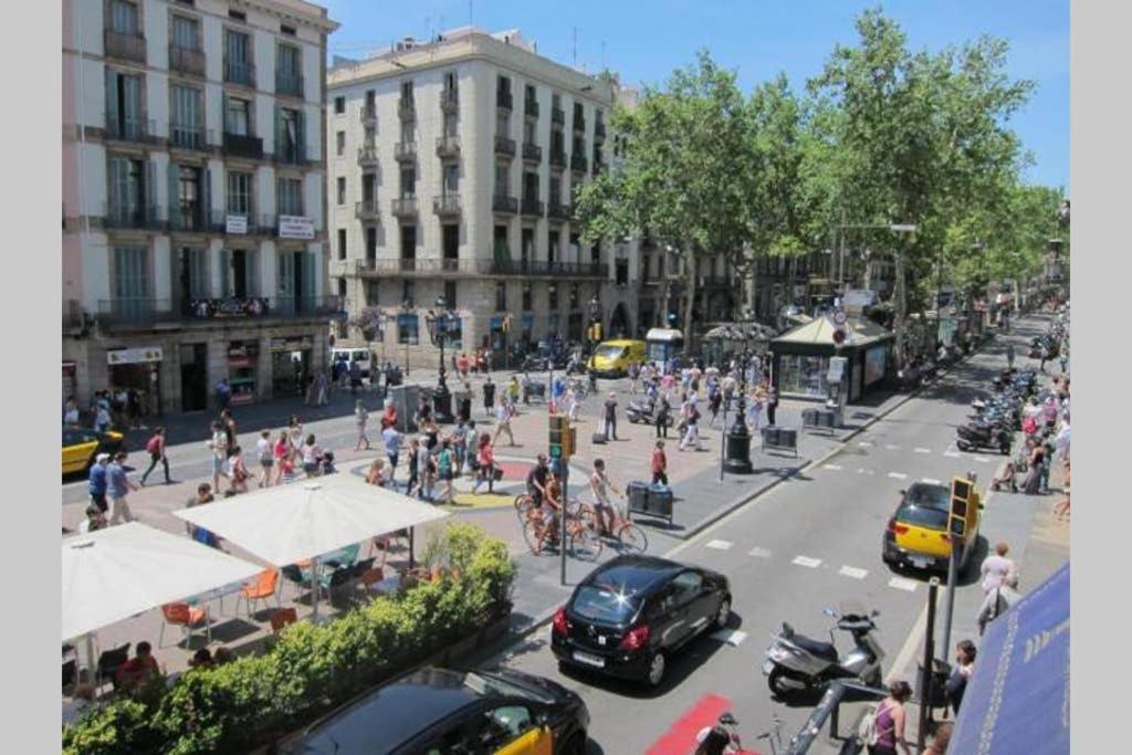 7 Pax Montserrat Ramblas Barcelona Barcelone Extérieur photo